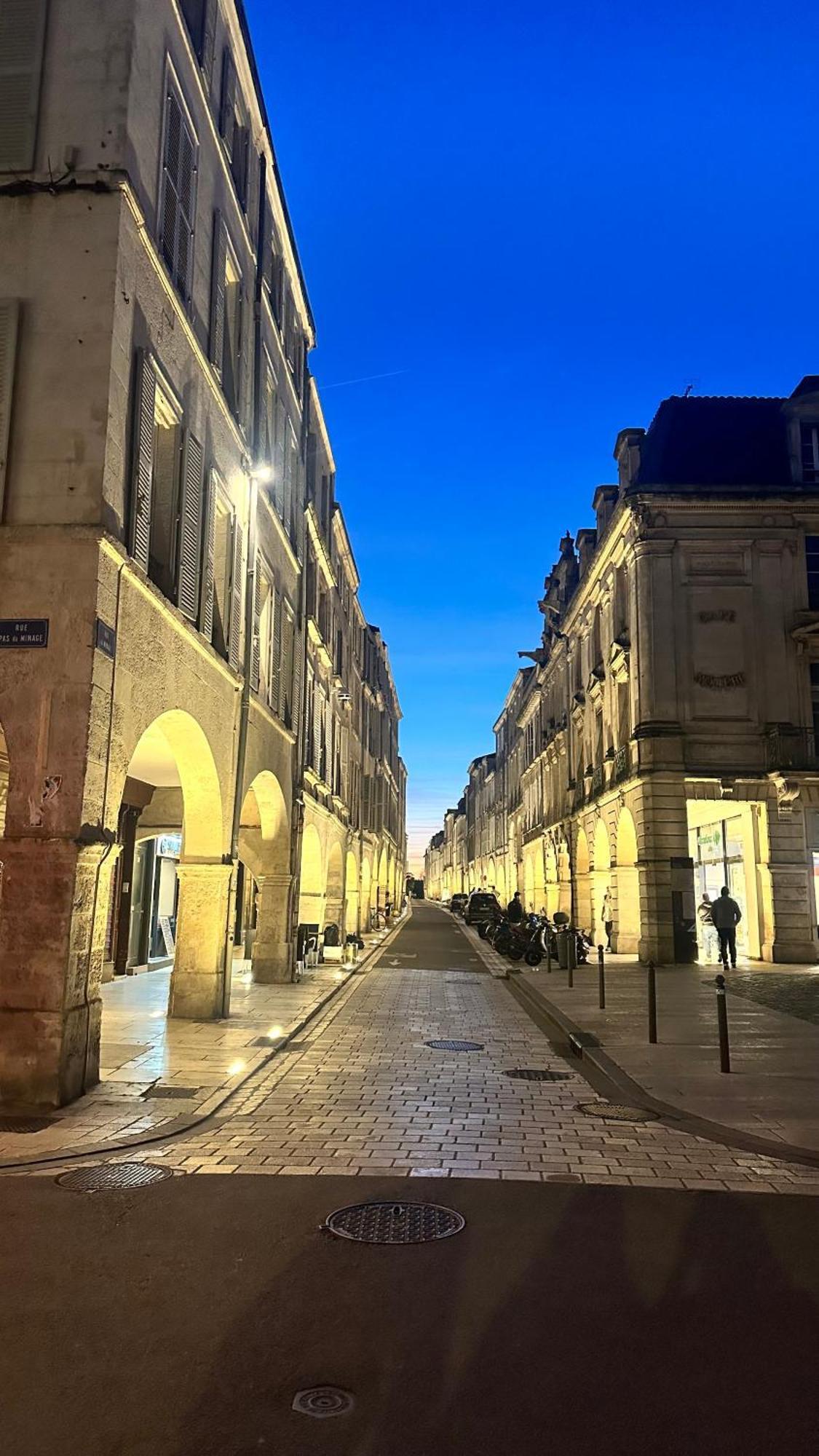 Hyper Centre A 80M Du Vieux Marche, T2 Calme Vue Sur Les Toits Rue Du Minage Apartment ลาโรแชล ภายนอก รูปภาพ