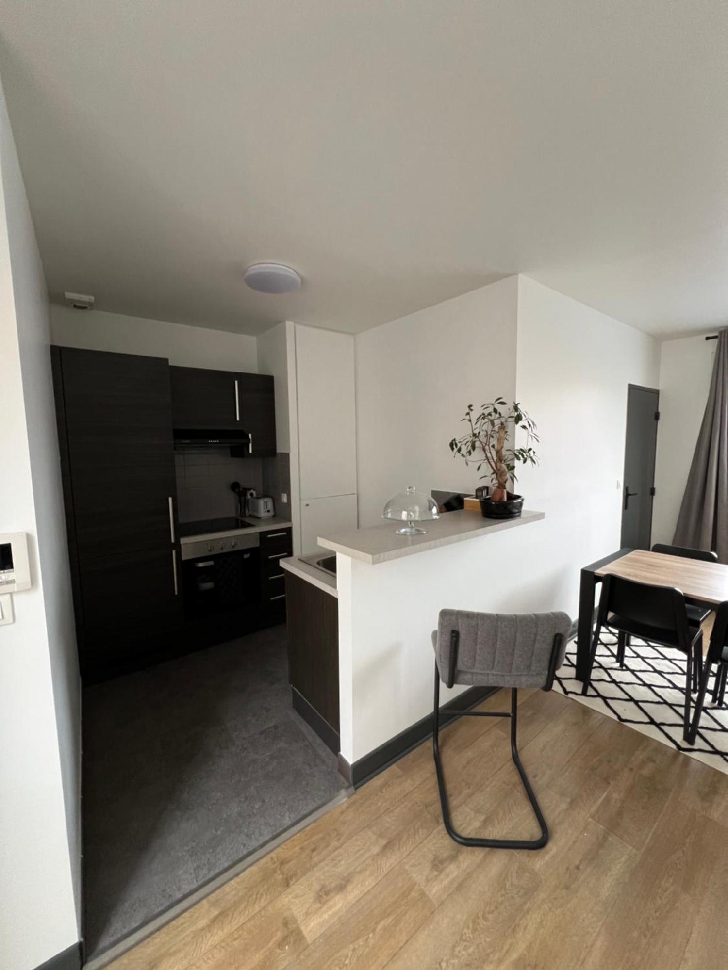 Hyper Centre A 80M Du Vieux Marche, T2 Calme Vue Sur Les Toits Rue Du Minage Apartment ลาโรแชล ภายนอก รูปภาพ