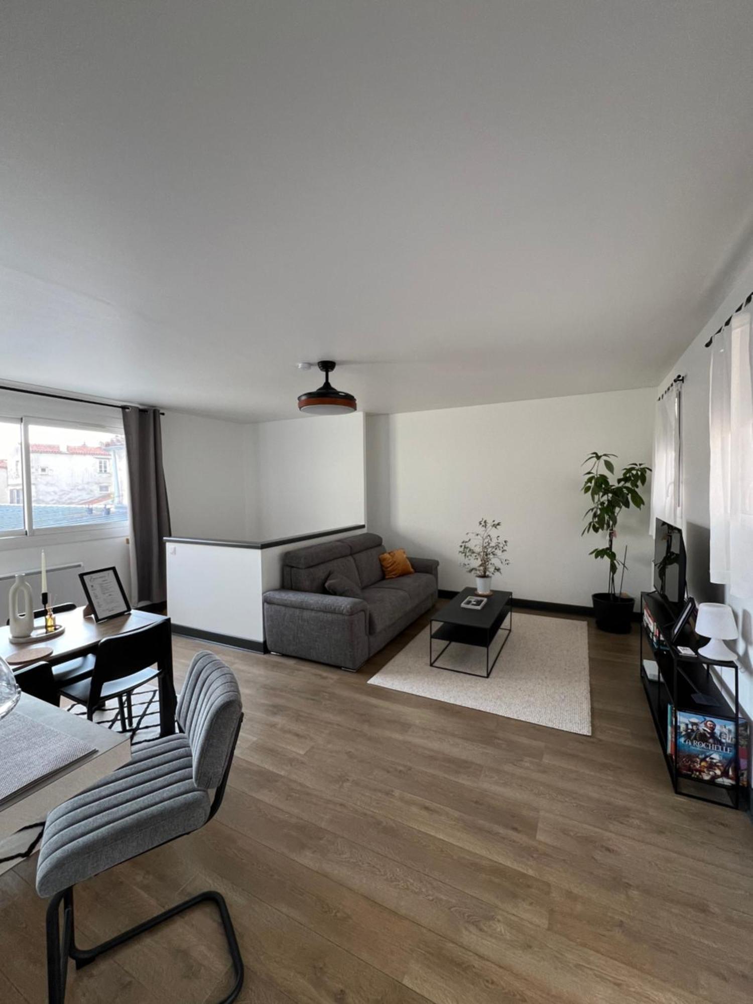 Hyper Centre A 80M Du Vieux Marche, T2 Calme Vue Sur Les Toits Rue Du Minage Apartment ลาโรแชล ภายนอก รูปภาพ